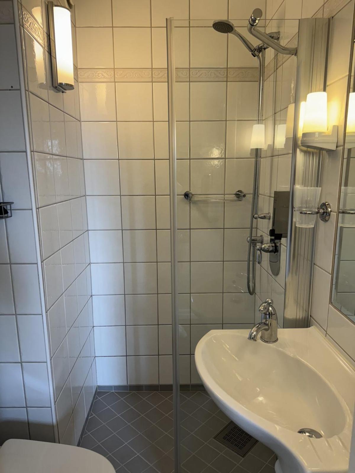 Hotel Tanum Gestgifveri Tanumshede Kültér fotó